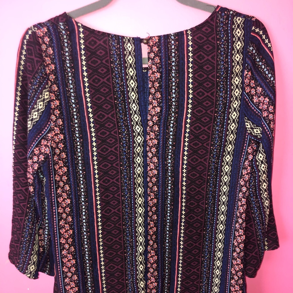 Beautiful patterned blouse - Picture 3 of 6
